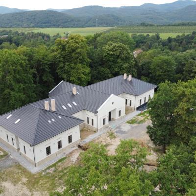 Kisbózsva, kastélykert vendégház és környezete